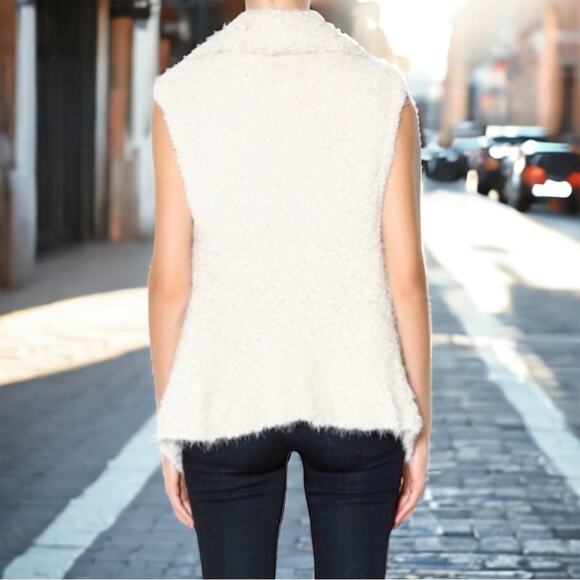 Hem & Thread Ivory White Soft Plush Vest, One Size Fits Most - Picture 2 of 11